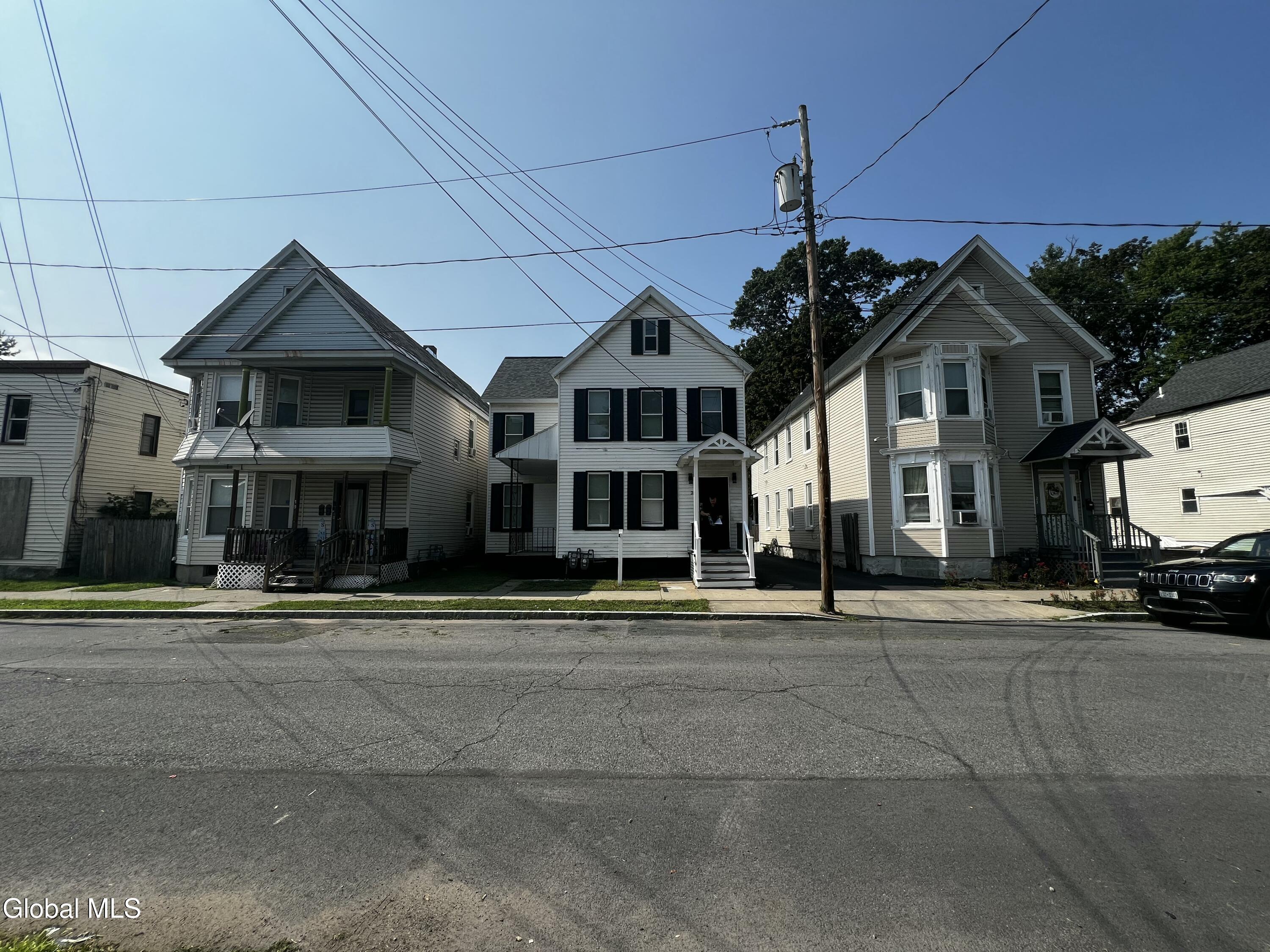 21 Grove Place, Unit 2 Schenectady, NY 12307 - Photo 7 of 27 IMG_0908