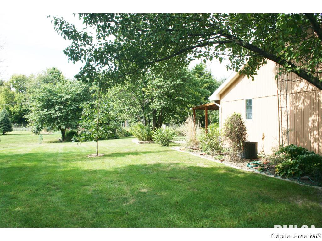 221 Bellerive Road Springfield, IL 62704 - Photo 2 of 13