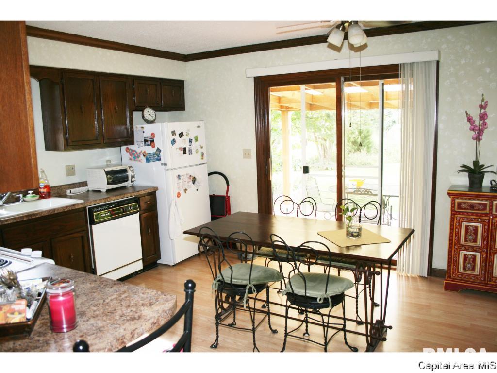 221 Bellerive Road Springfield, IL 62704 - Photo 4 of 13
