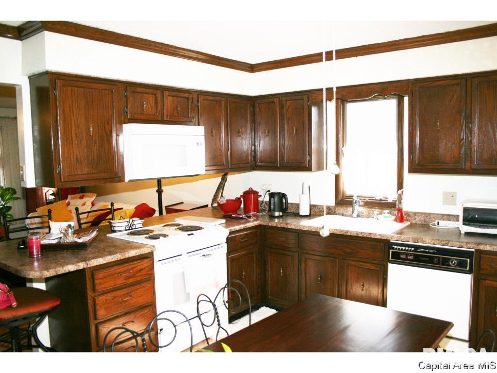 221 Bellerive Road Springfield, IL 62704 - Photo 5 of 13