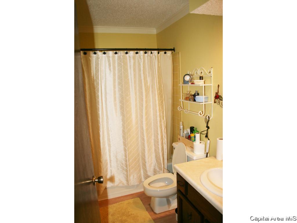 221 Bellerive Road Springfield, IL 62704 - Photo 9 of 13