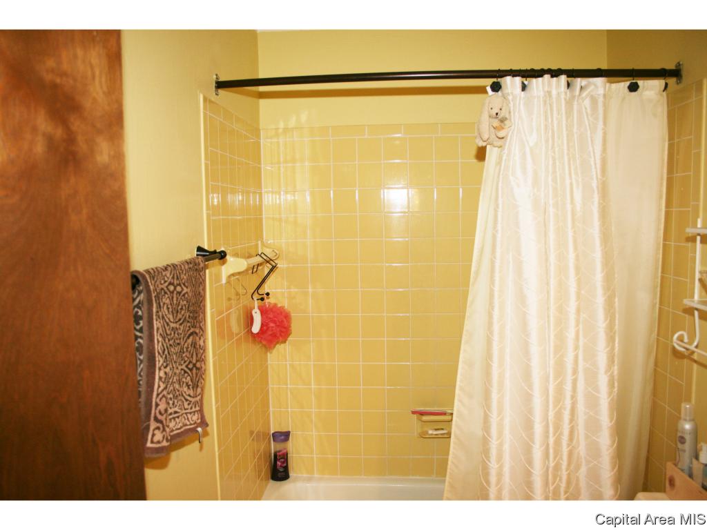 221 Bellerive Road Springfield, IL 62704 - Photo 10 of 13