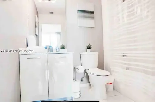 $3,800 | 151 Southeast 1st Street, Unit 3111, Miami, FL 33131