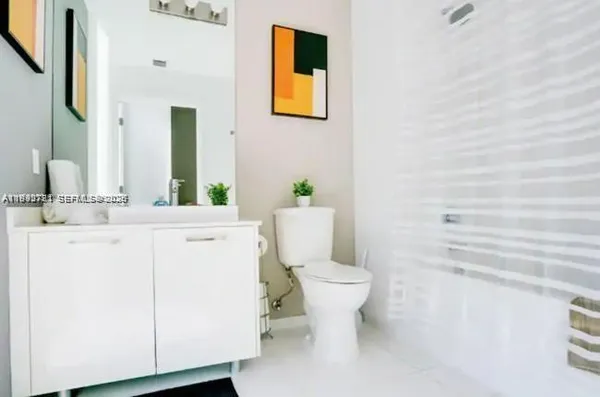 $3,800 | 151 Southeast 1st Street, Unit 3111, Miami, FL 33131