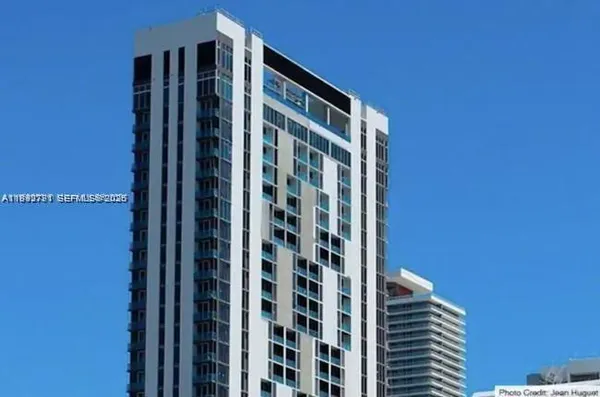 $3,800 | 151 Southeast 1st Street, Unit 3111, Miami, FL 33131