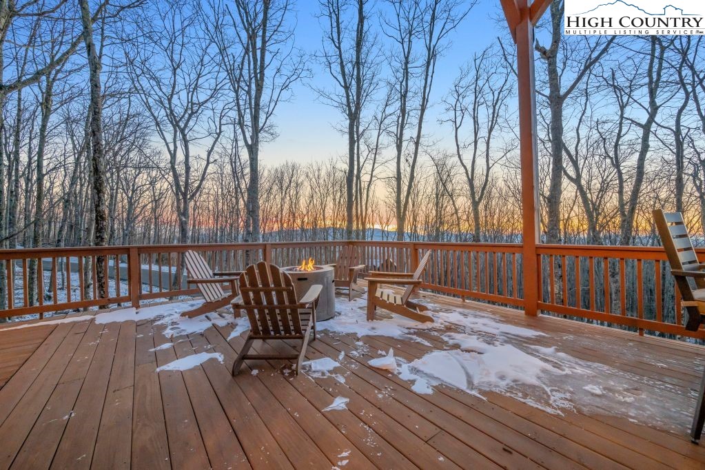 27 Timber Rock Trail Banner Elk, NC 28604 - Photo 15 of 45 a view of deck with patio