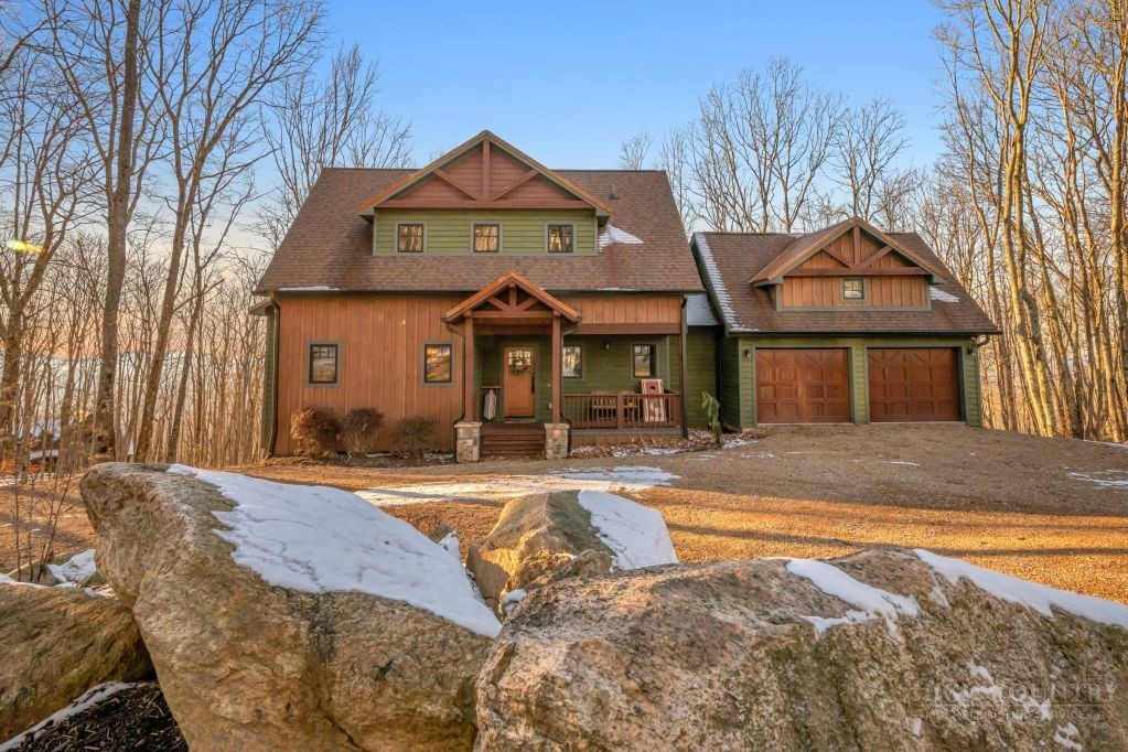27 Timber Rock Trail Banner Elk, NC 28604 - Photo 48 of 50 front view of a house with a yard