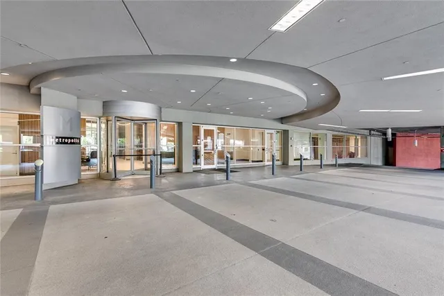 $1,900 | 943 Peachtree Street Northeast, Unit 1205, Atlanta, GA 30309