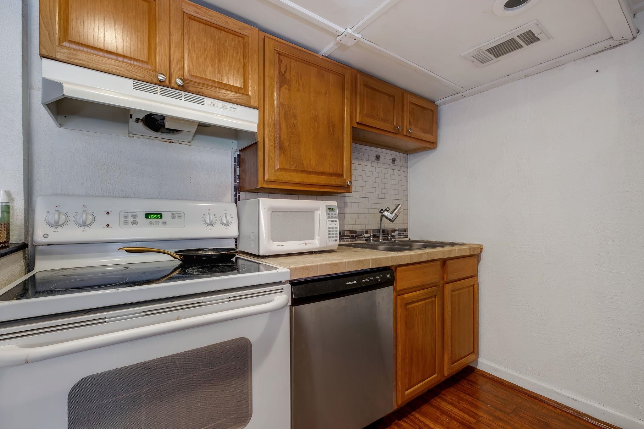 220 Belmont Road Tallahassee, FL 32301 - Photo 7 of 24