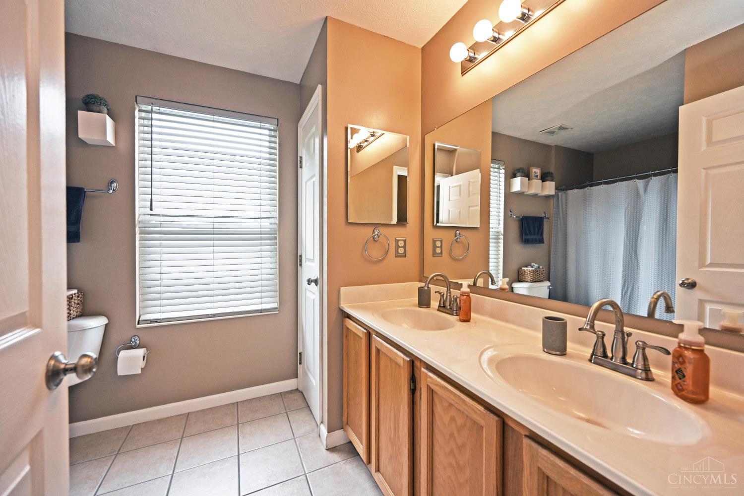 9563 Deer Track Road West Chester, OH 45069 - Photo 23 of 40