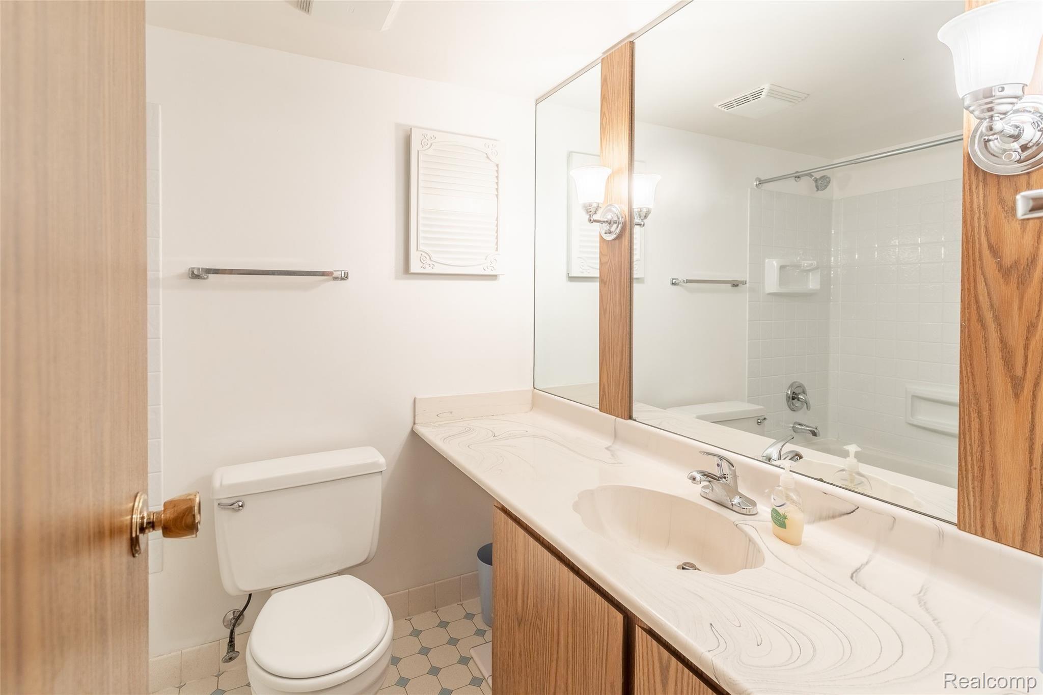 4871 Clarkston Road Clarkston, MI 48348 - Photo 15 of 22 Clarkston-18.jpg