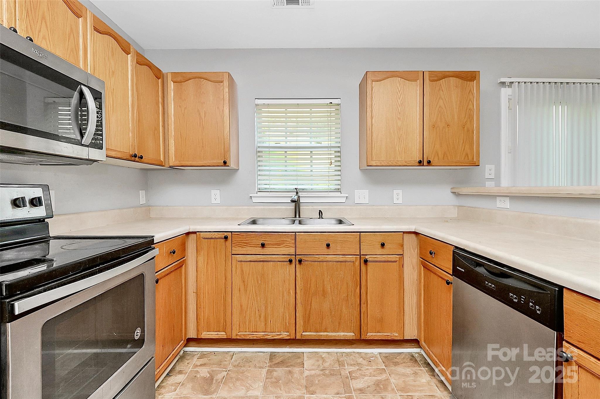 5750 Laborde Avenue Charlotte, NC 28269 - Photo 12 of 30