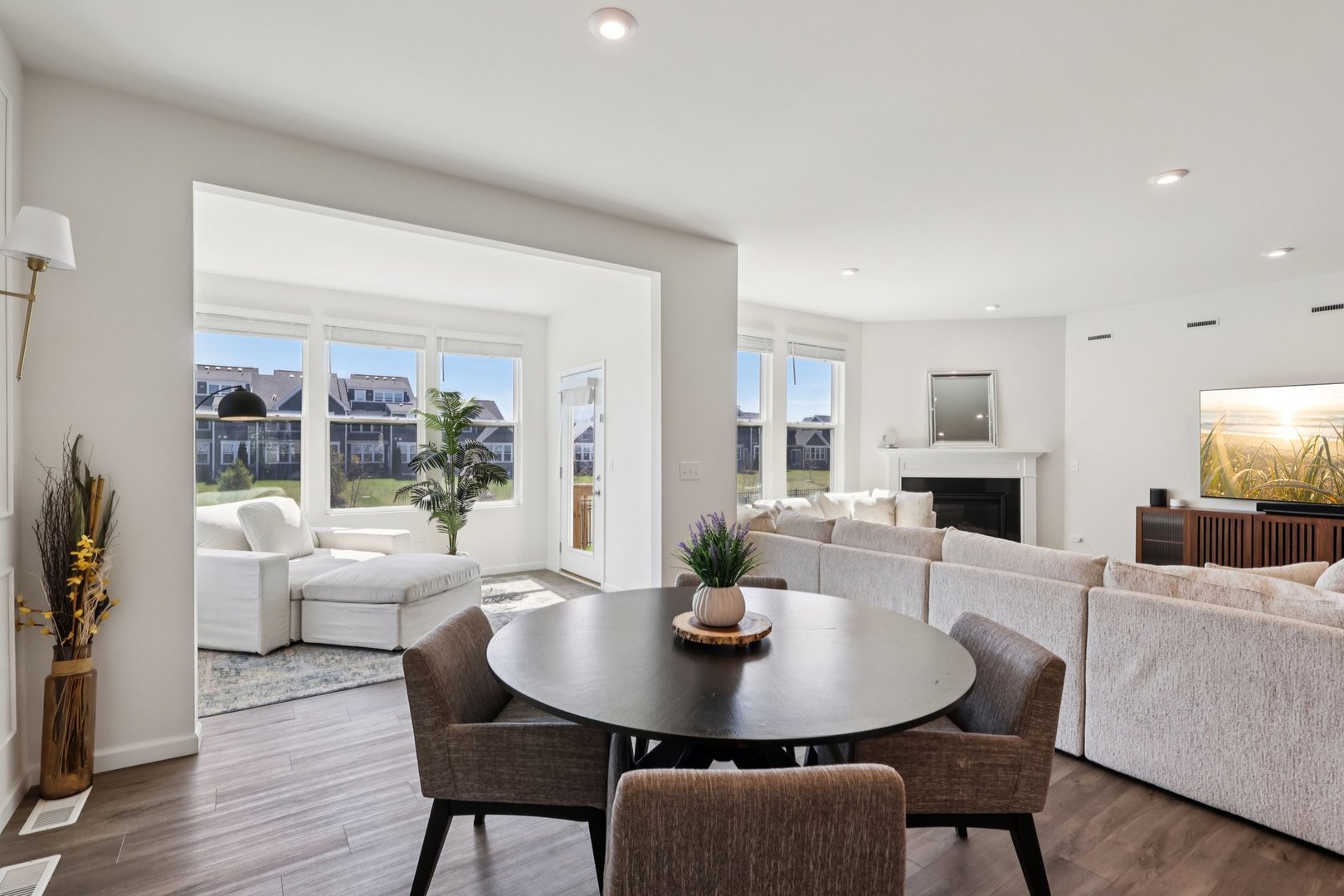 1264 Snapper Road Naperville, IL 60563 - Photo 3 of 26