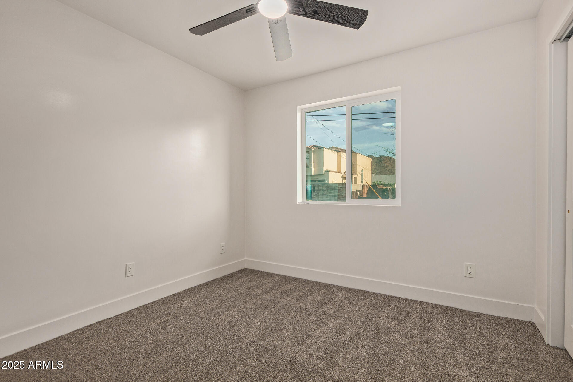 1514 East Turquoise Avenue Phoenix, AZ 85020 - Photo 18 of 37 18 - Turquoise