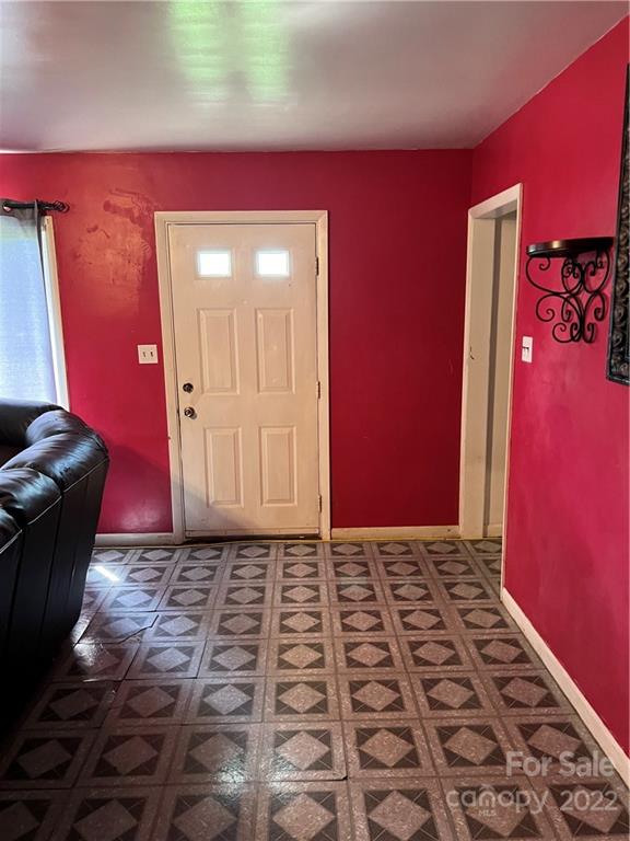 3005 Springs Road Northeast Hickory, NC 28601 - Photo 12 of 31 Gallery Image 12