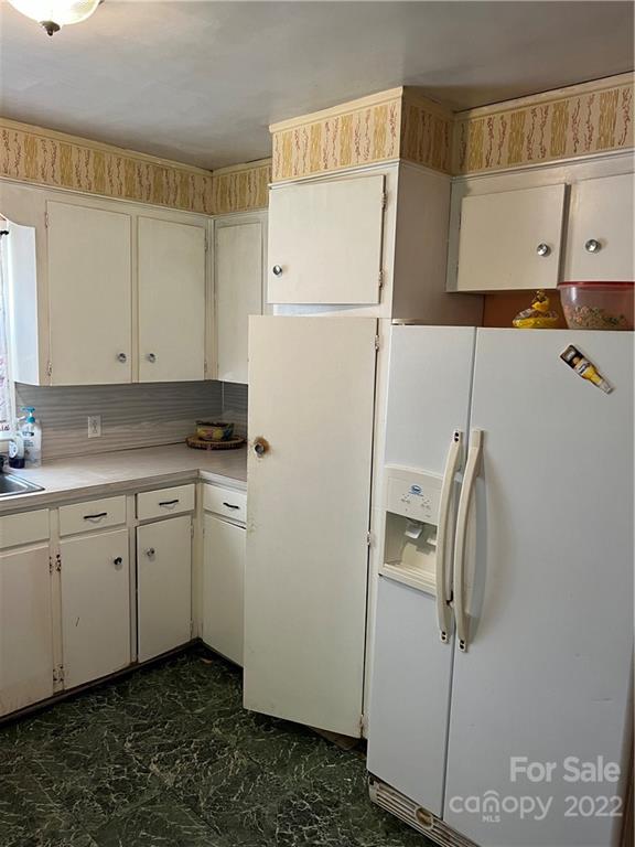 3005 Springs Road Northeast Hickory, NC 28601 - Photo 15 of 31 Gallery Image 15