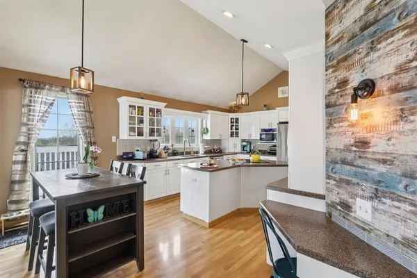 $355,000 | 8 Leslie Drive, Edinburg, PA 16116