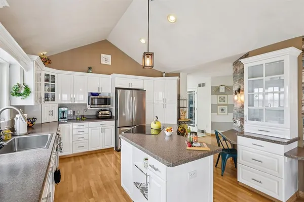 $355,000 | 8 Leslie Drive, Edinburg, PA 16116