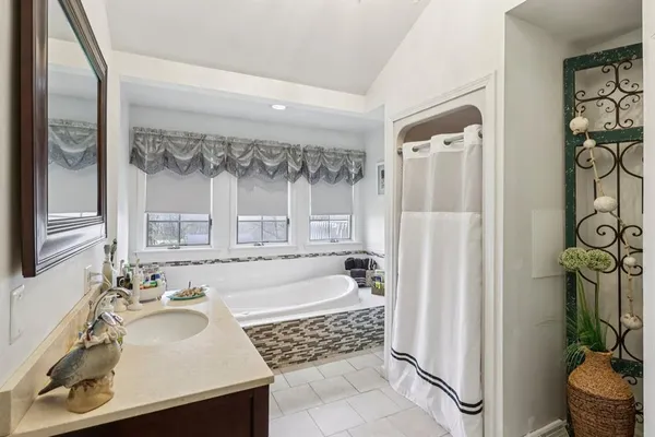 $355,000 | 8 Leslie Drive, Edinburg, PA 16116