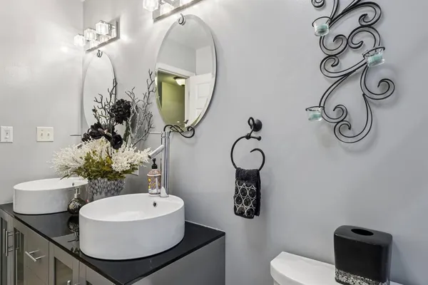 $355,000 | 8 Leslie Drive, Edinburg, PA 16116