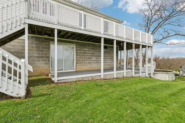 $355,000 | 8 Leslie Drive, Edinburg, PA 16116