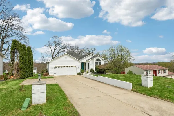 $355,000 | 8 Leslie Drive, Edinburg, PA 16116