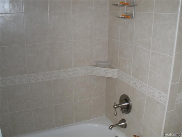 2667 Pembroke Road Birmingham, MI 48009 - Photo 12 of 18 P1010716