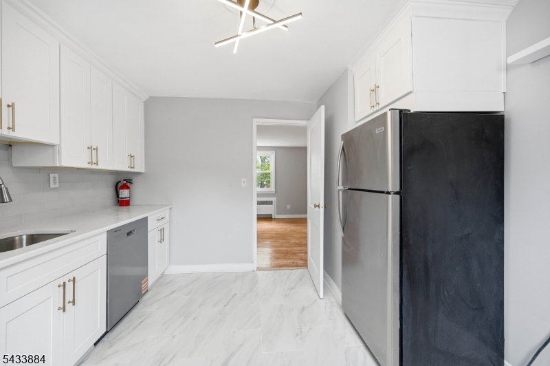 445 Morris Avenue Springfield, NJ 07081 - Photo 13 of 17