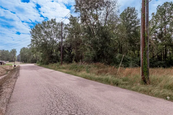 $525,000 | 135 Old Trinity Road South, Onalaska, TX 77360