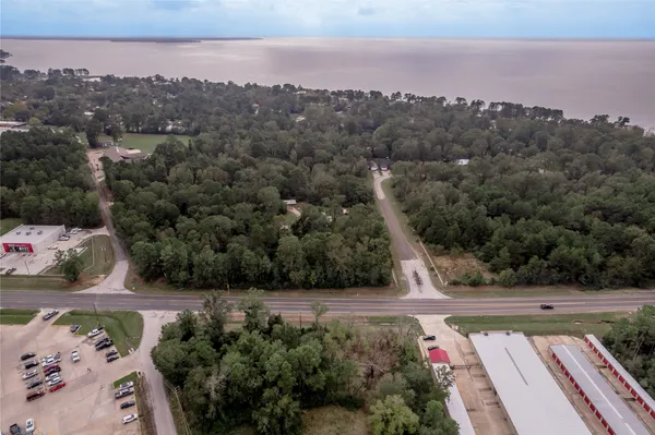 $525,000 | 135 Old Trinity Road South, Onalaska, TX 77360