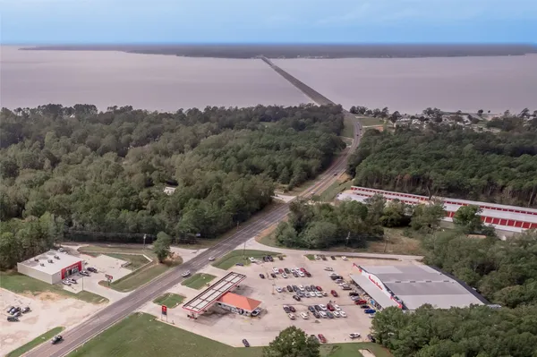 $525,000 | 135 Old Trinity Road South, Onalaska, TX 77360