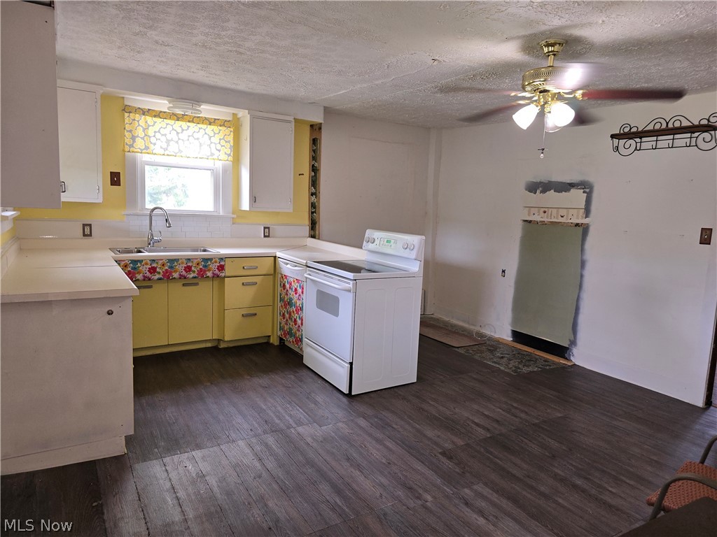 4627 North Ridge Road East Geneva, OH 44041 - Photo 5 of 19 whole kitchen space
