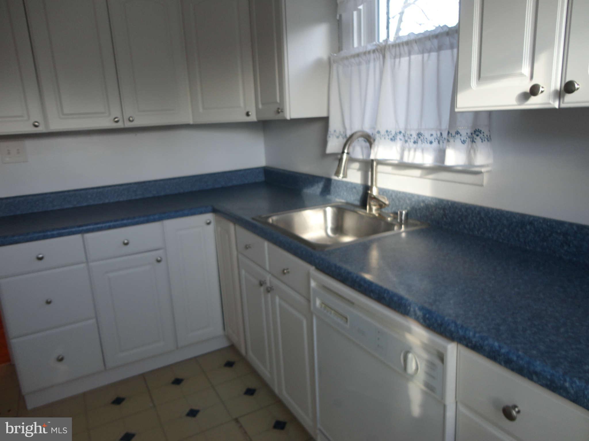 8317 Dogwood Road Baltimore, MD 21244 - Photo 6 of 13 Kitchen