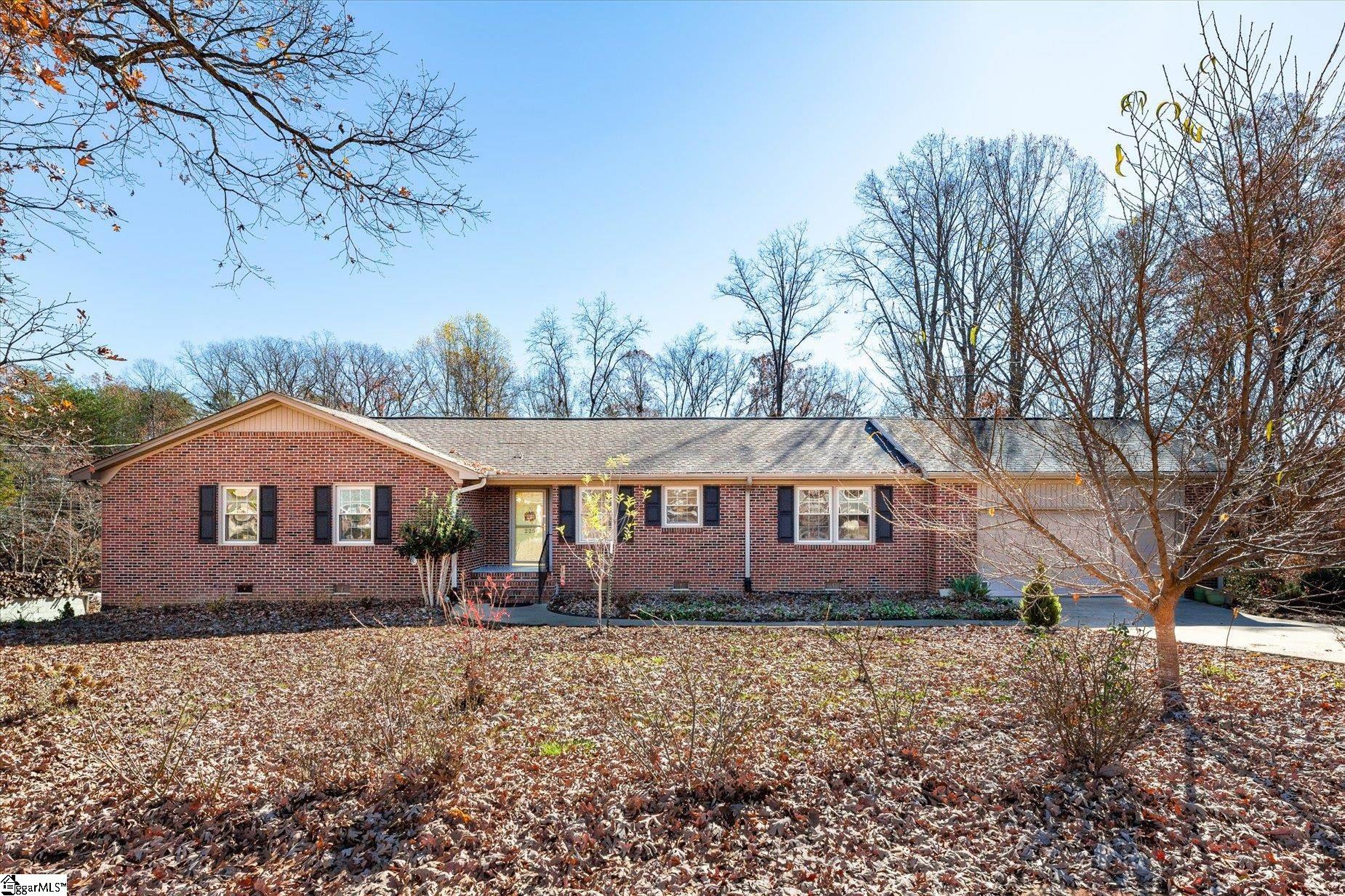 225 Eastbourne Road Greenville, SC 29611 - Photo 1 of 35 Gallery Image 1