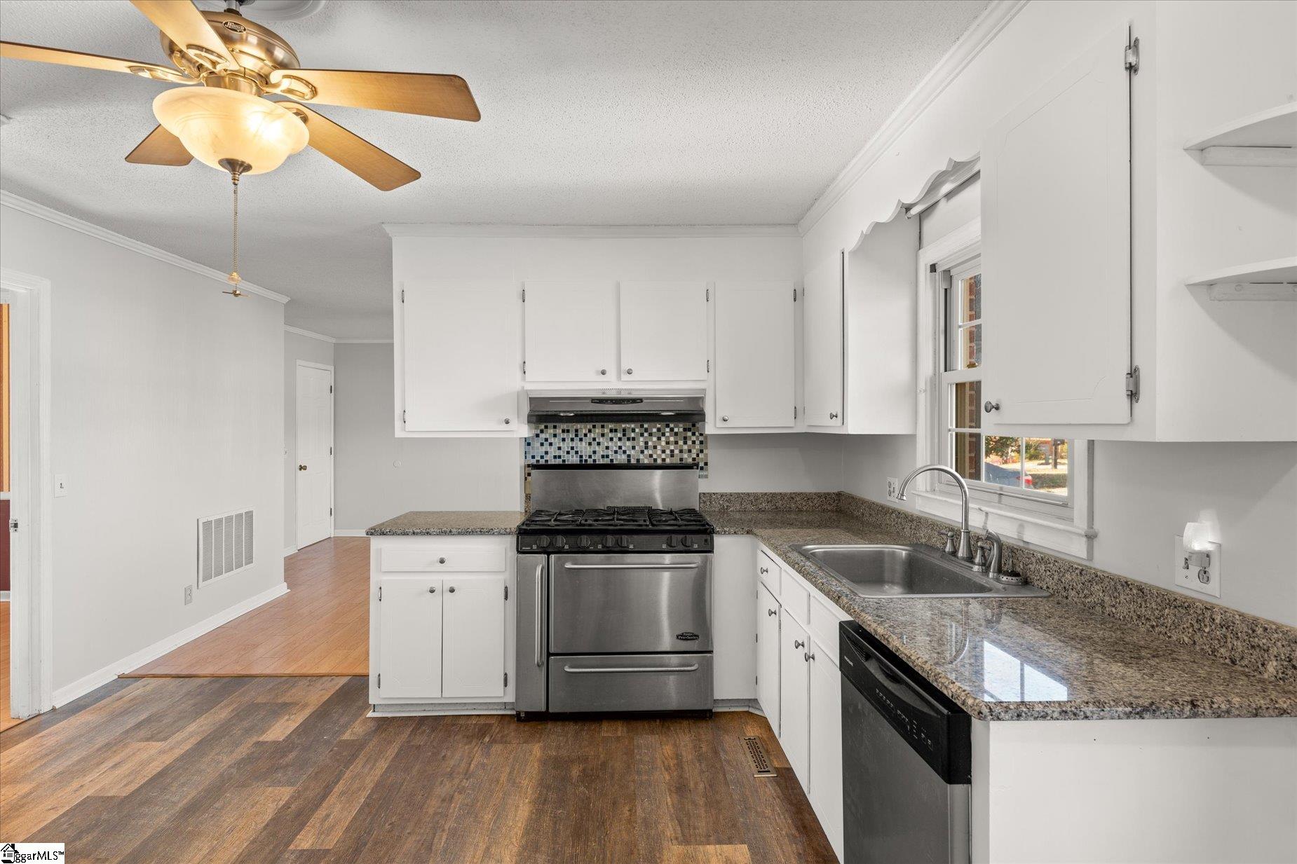 225 Eastbourne Road Greenville, SC 29611 - Photo 12 of 35 Gallery Image 12