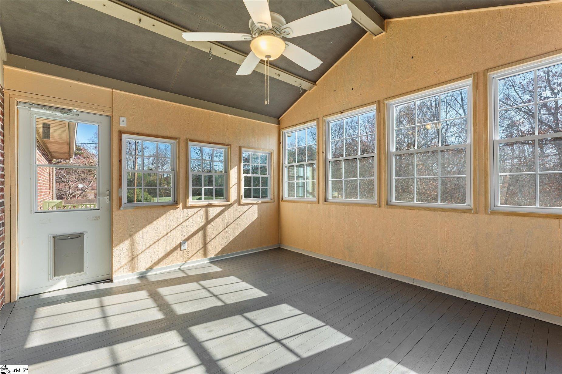 225 Eastbourne Road Greenville, SC 29611 - Photo 6 of 35 Gallery Image 6