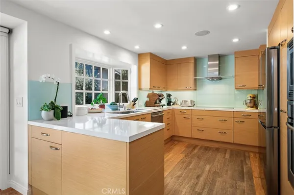 $3,098,000 | 17 Rippling Streme, Irvine, CA 92603