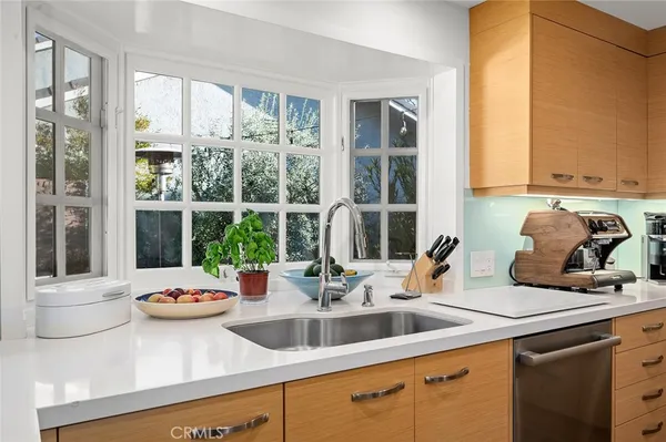 $3,098,000 | 17 Rippling Streme, Irvine, CA 92603