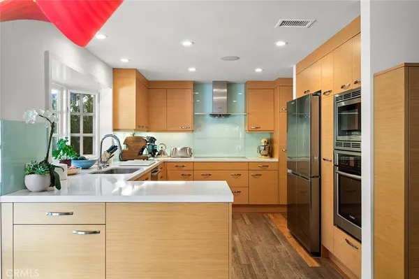 $3,098,000 | 17 Rippling Streme, Irvine, CA 92603