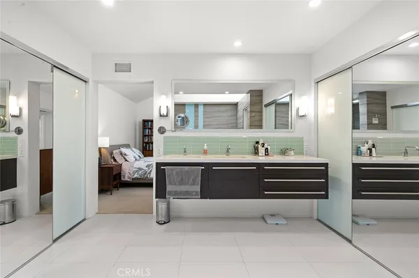 $3,098,000 | 17 Rippling Streme, Irvine, CA 92603