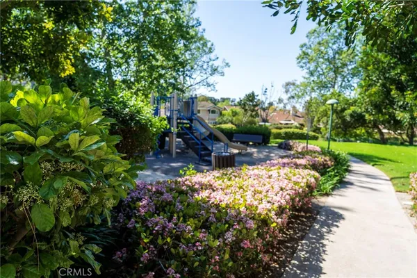 $3,098,000 | 17 Rippling Streme, Irvine, CA 92603