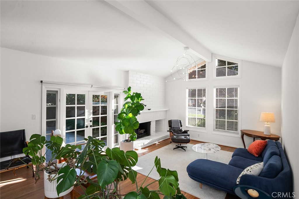 17 Rippling Streme Irvine, CA 92603 - Photo 8 of 54 Living Room