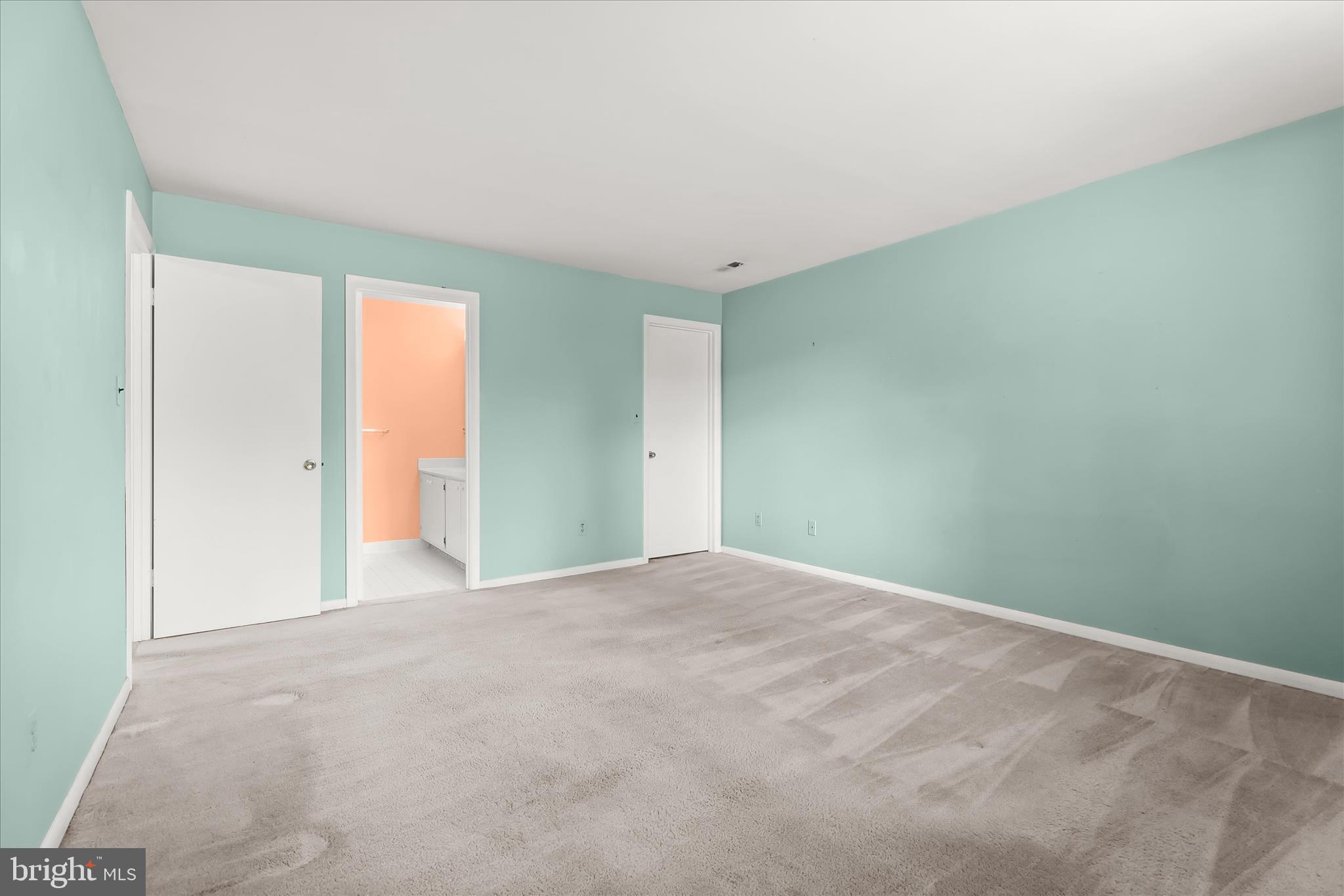 2 Glenamoy Road, Unit 101 Lutherville-Timonium, MD 21093 - Photo 18 of 30 Primary Bedroom