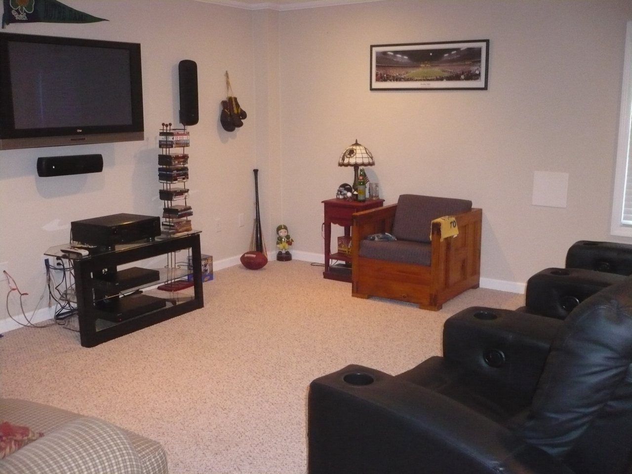 613 Castleridge Road Vinton, VA 24179 - Photo 14 of 26 invite friends over to watch the game!