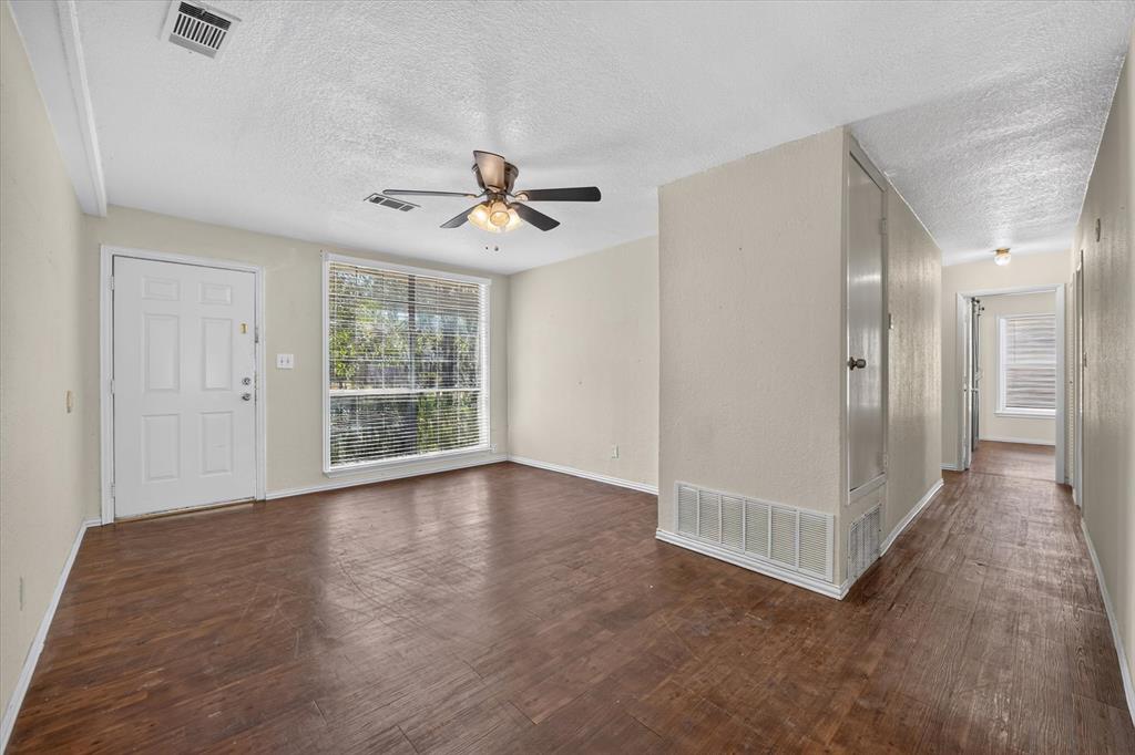 3545 Regal Road Fort Worth, TX 76111 - Photo 4 of 23 Gallery Image 4