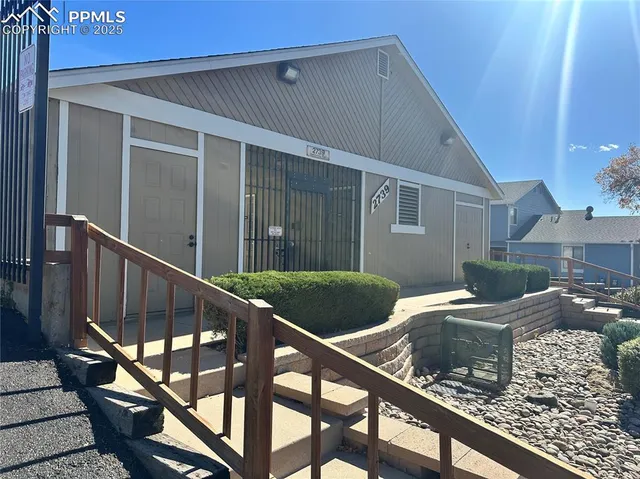 a view of a tennis court