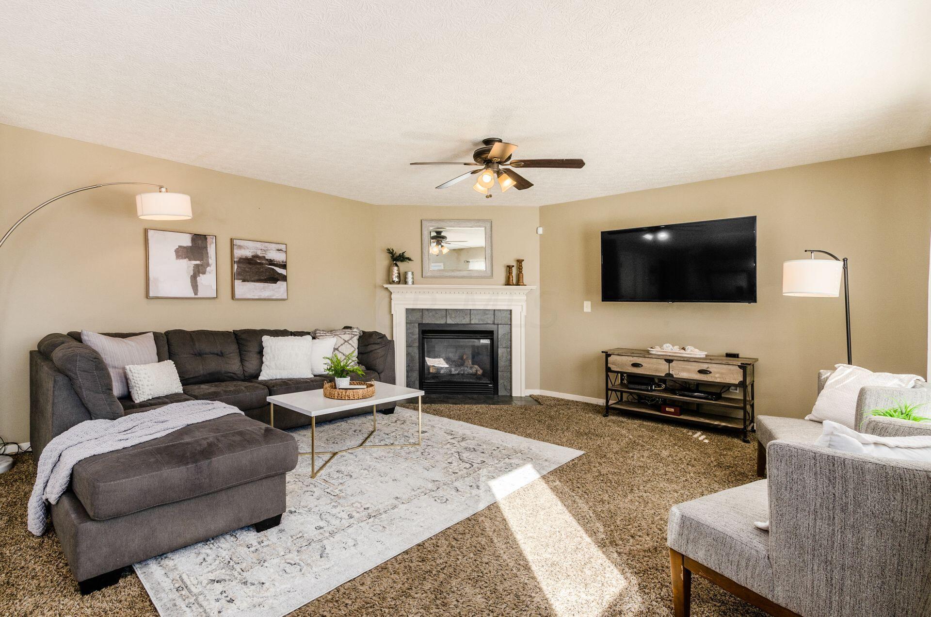 8243 Rodebaugh Road Reynoldsburg, OH 43068 - Photo 22 of 55 Ceiling fan/light combo!