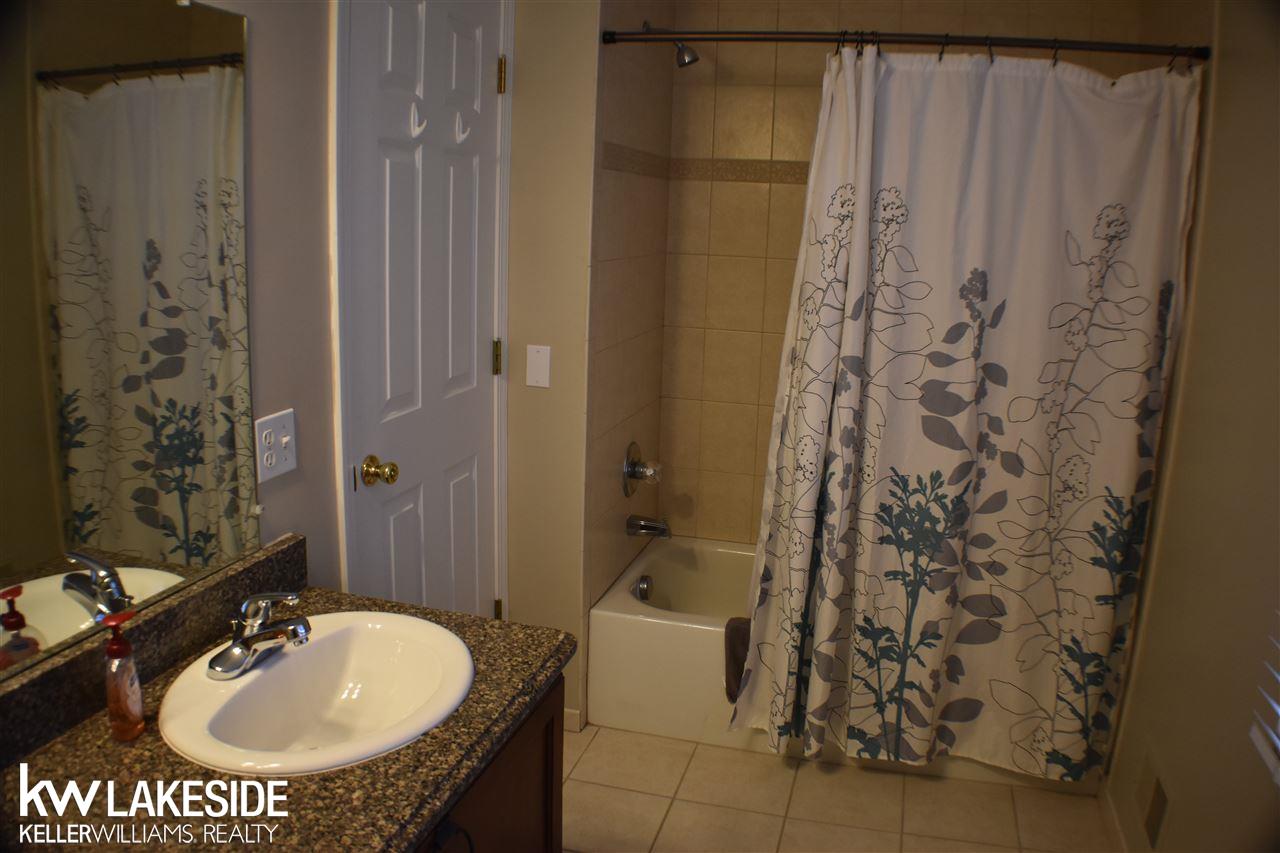 47115 Gloede Road Macomb, MI 48044 - Photo 32 of 49