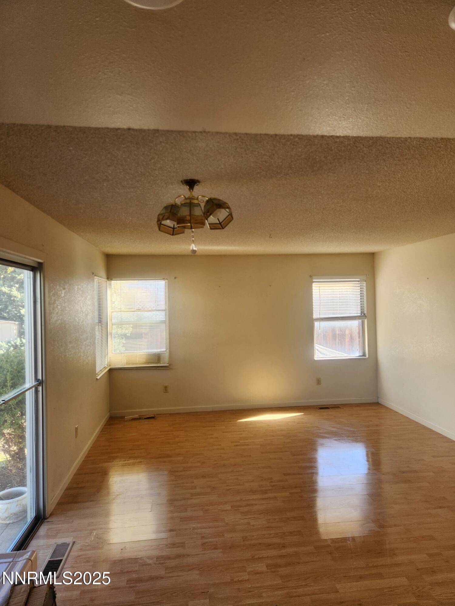 7663 Crystal Shores Drive Reno, NV 89506 - Photo 6 of 10 a view of room and window