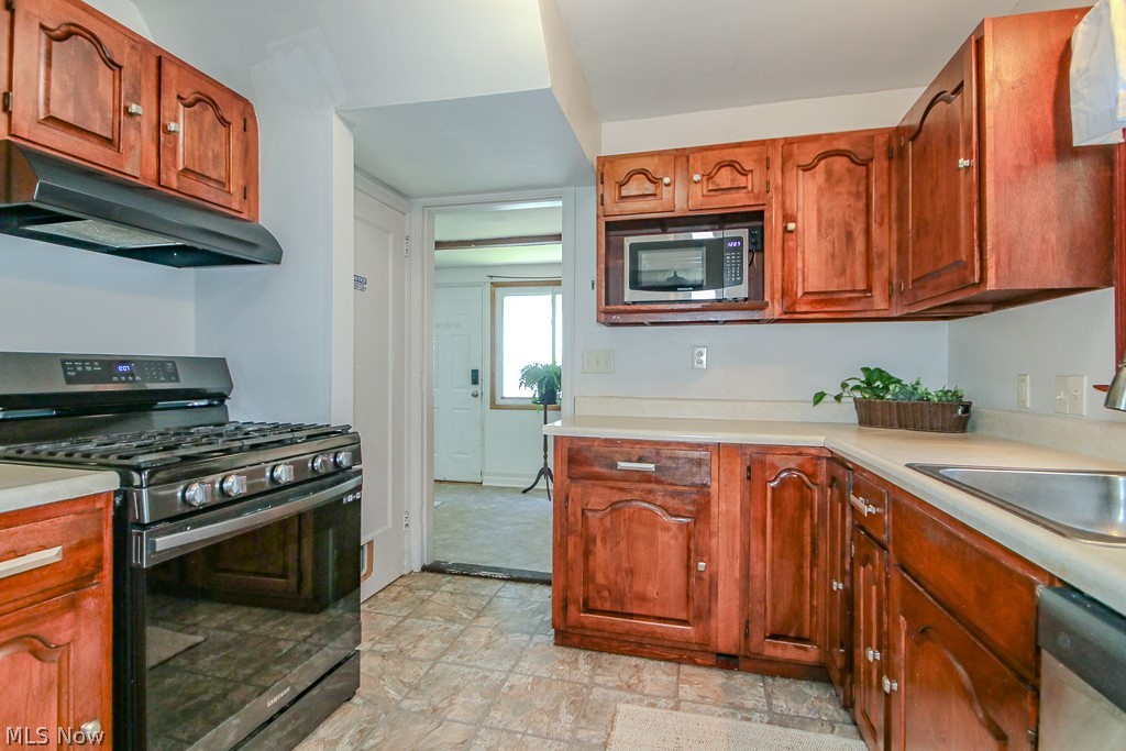 5084 Forest Road Mentor, OH 44060 - Photo 10 of 34